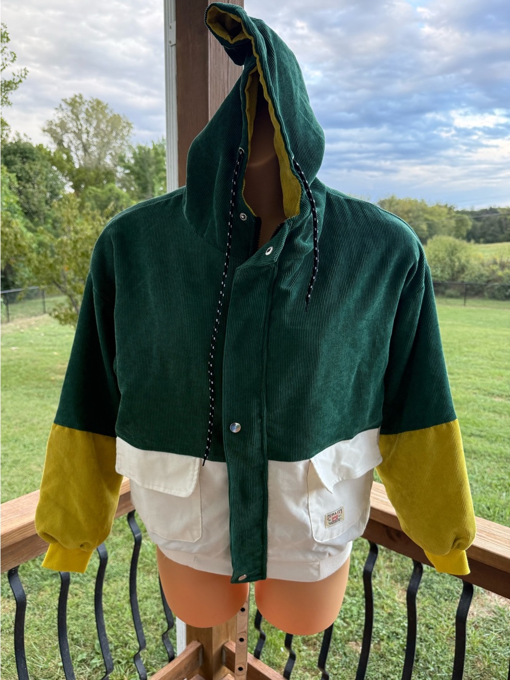 Zaful Corduroy Retro Jacket size small green white yellow